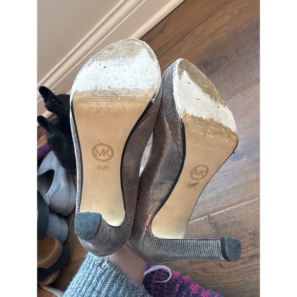 MICHAEL Michael Kors Slip On Stiletto Metallic Pump Heels Silver Gold Sz 6.5M - Picture 5 of 9